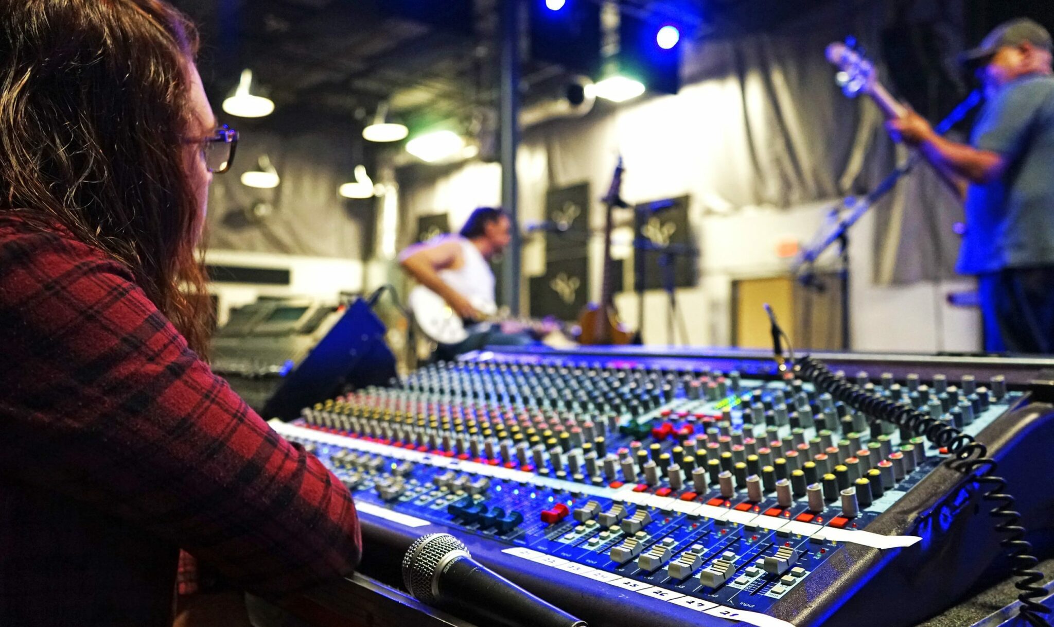 Angela Pagnetti at the console